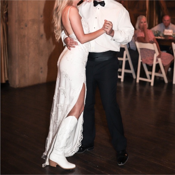 Gemeli Power Motel Jay Ivory on Ivory Dress - Picture 3 of 10